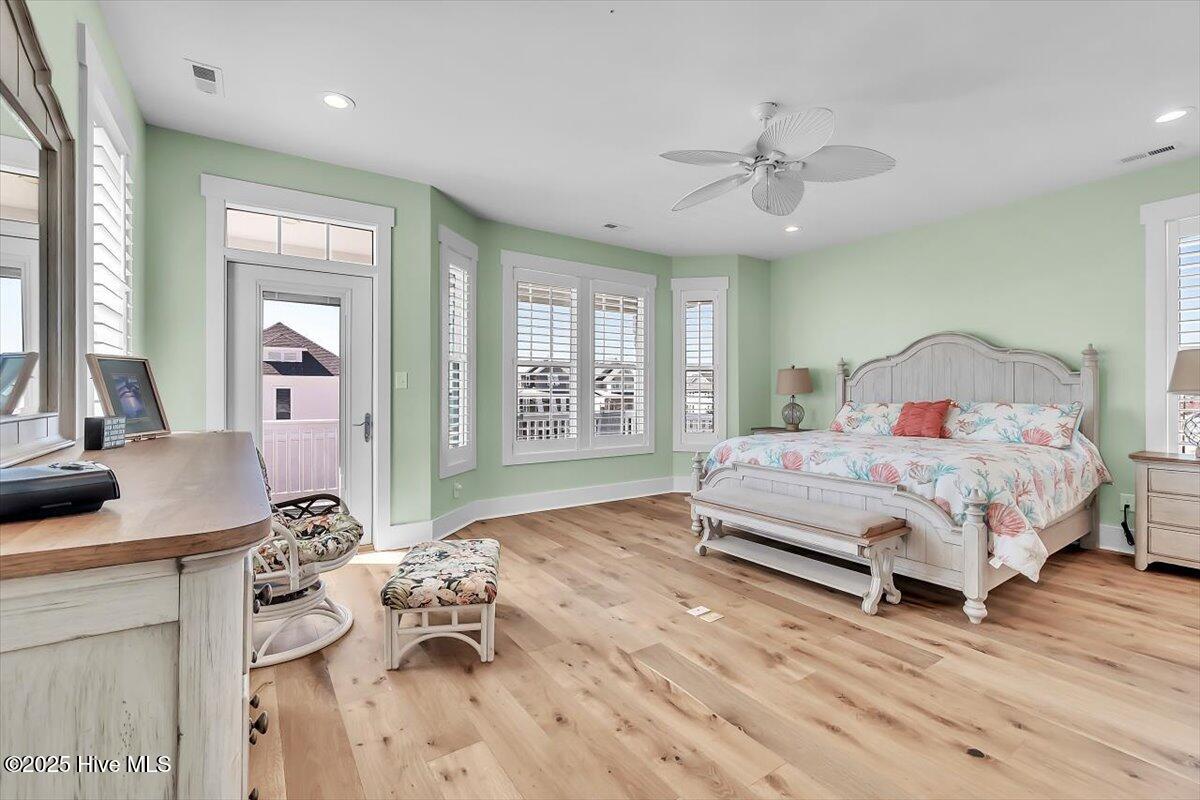 Morehead City, North Carolina, 28557, United States, 3 Bedrooms Bedrooms, ,4 BathroomsBathrooms,Residential,Active,2007117