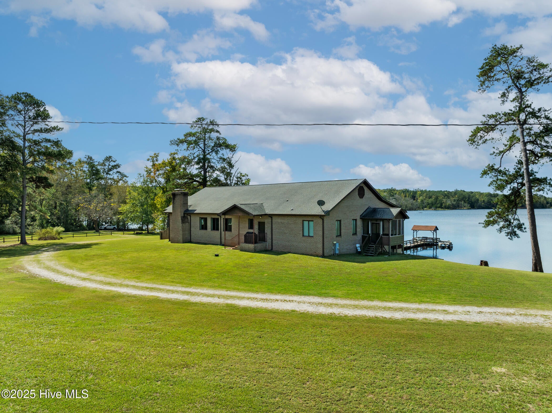 Rockingham, North Carolina, 28379, United States, 2 Bedrooms Bedrooms, ,3 BathroomsBathrooms,Residential,Active,1963276