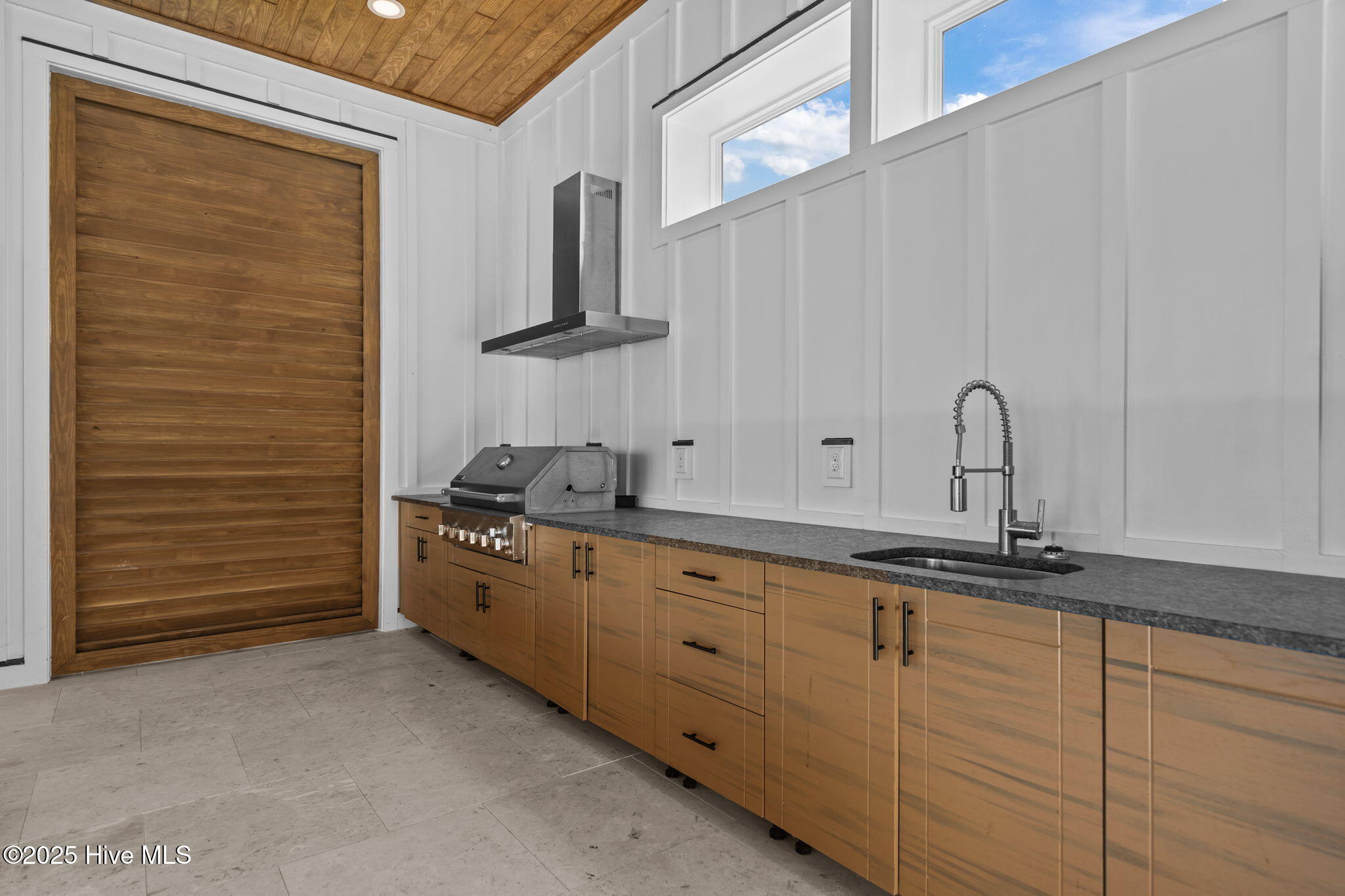 Surf City, North Carolina, 28445, United States, 6 Bedrooms Bedrooms, ,5 BathroomsBathrooms,Residential,Active,1951794