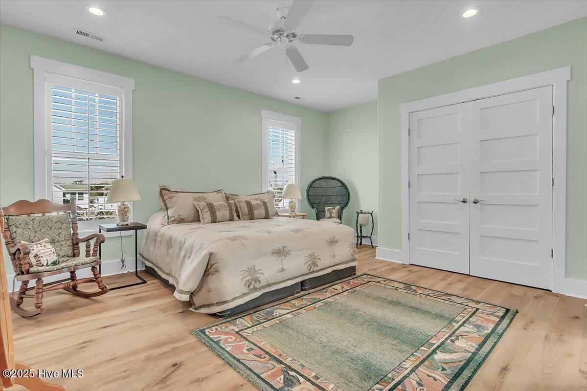 Morehead City, North Carolina, 28557, United States, 3 Bedrooms Bedrooms, ,4 BathroomsBathrooms,Residential,Active,2007117