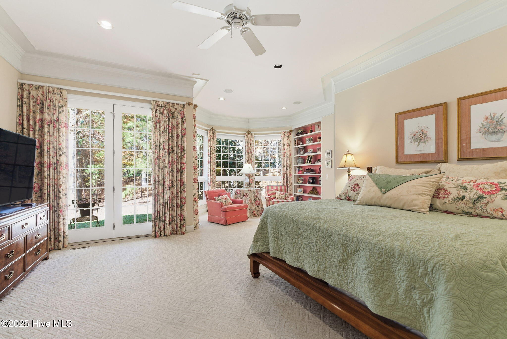 Durham, North Carolina, 27705, United States, 5 Bedrooms Bedrooms, ,5 BathroomsBathrooms,Residential,Active,1997609