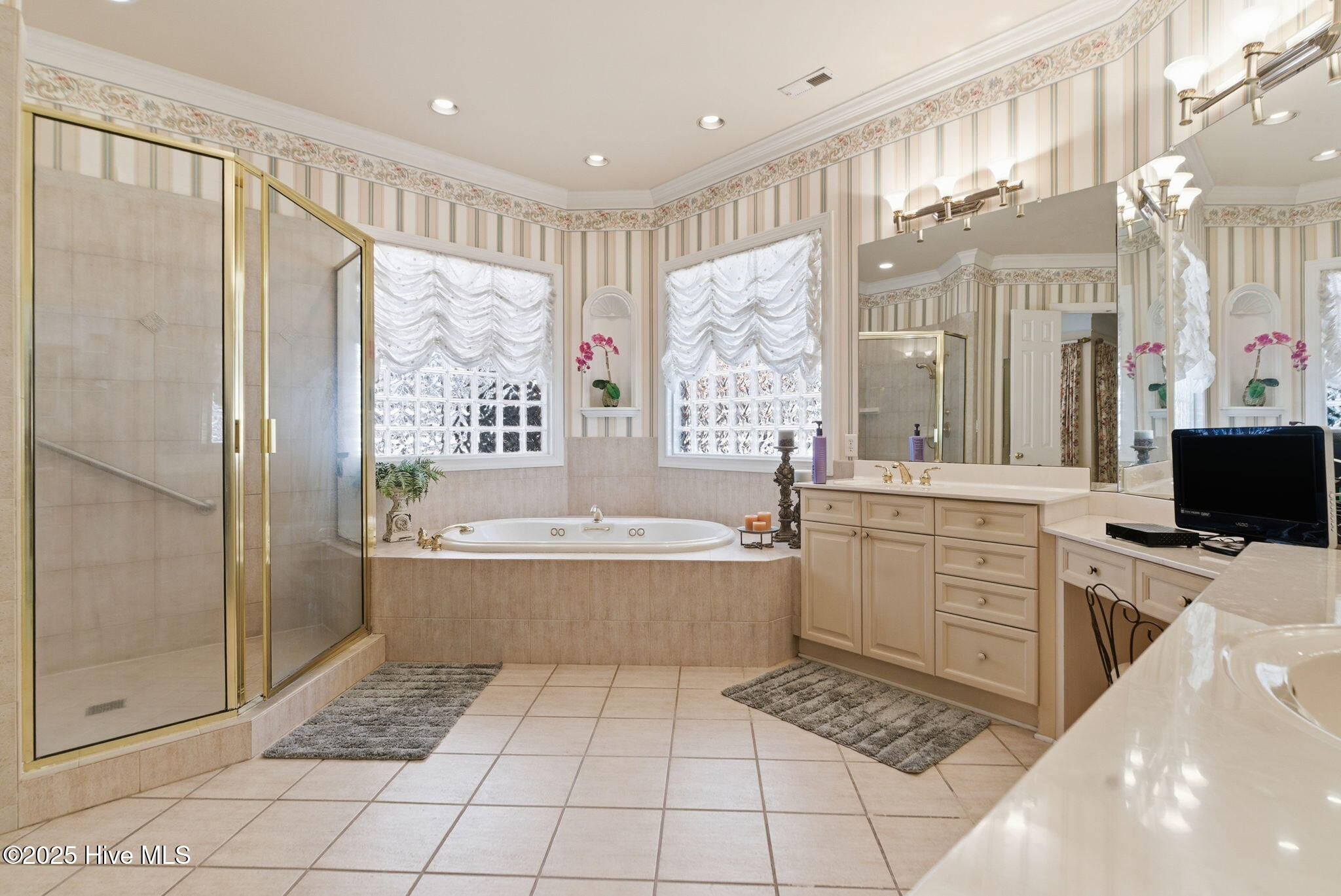 Durham, North Carolina, 27705, United States, 5 Bedrooms Bedrooms, ,5 BathroomsBathrooms,Residential,Active,1997609