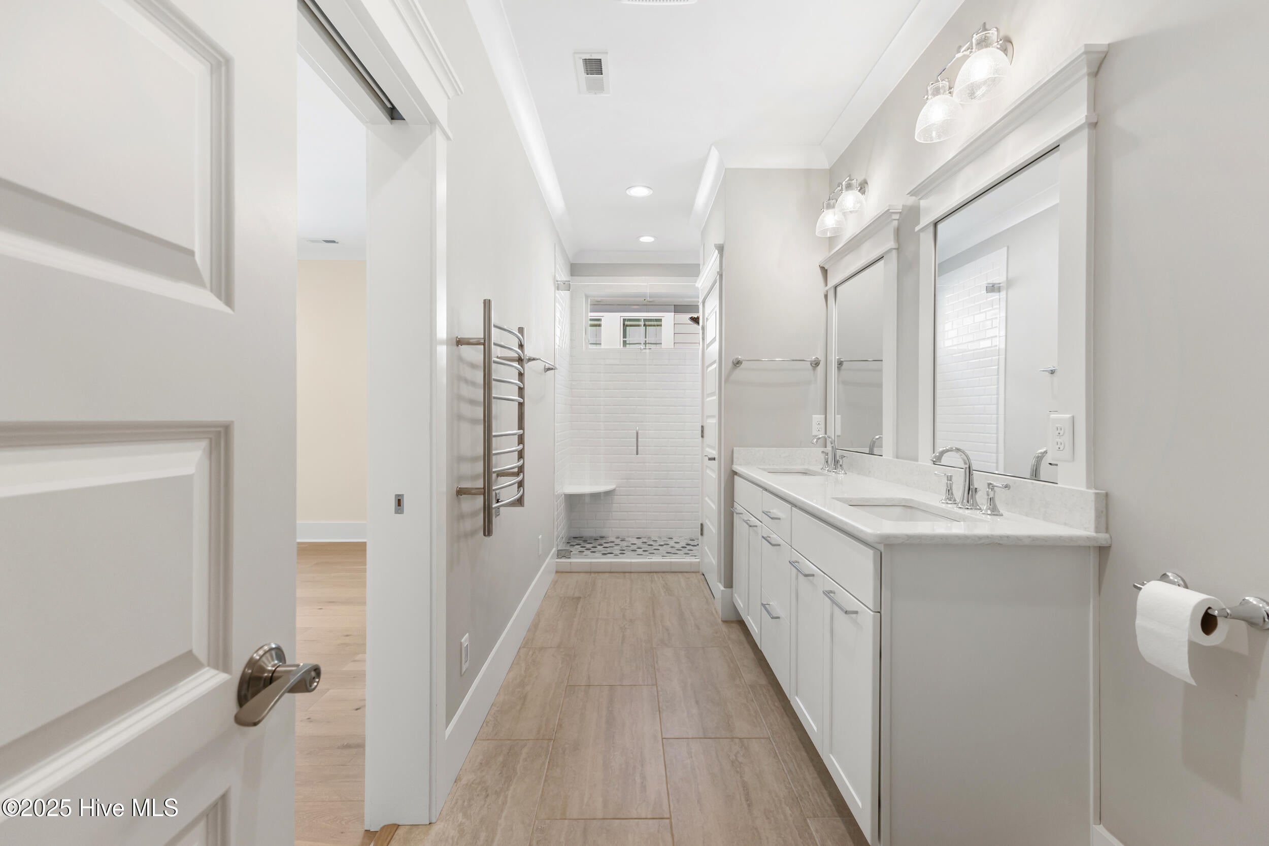 Carolina Beach, North Carolina, 28428, United States, 5 Bedrooms Bedrooms, ,4 BathroomsBathrooms,Residential,Active,1970929