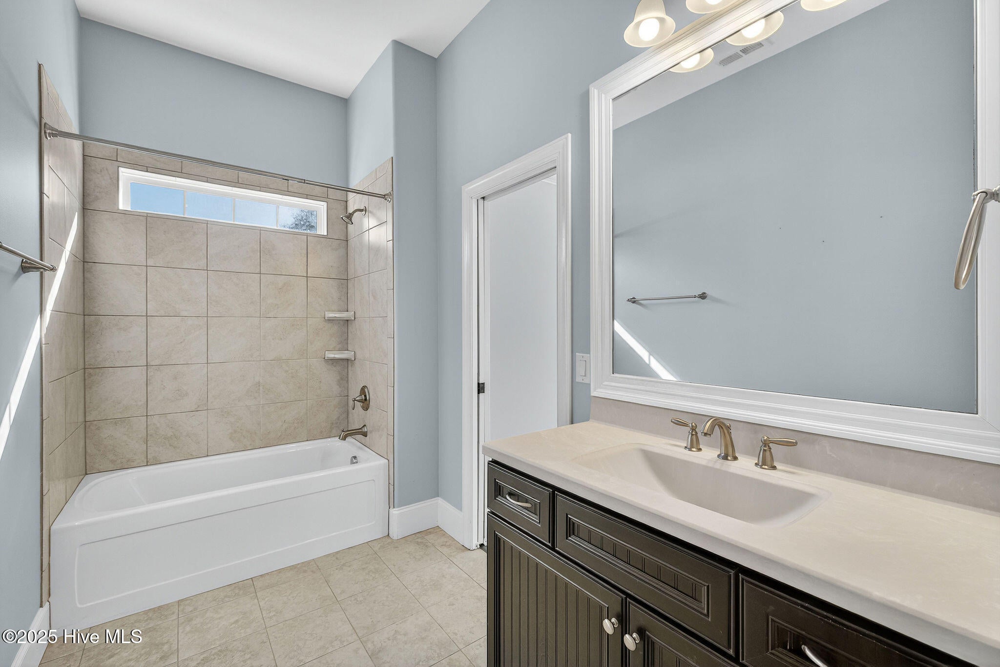 Wilmington, North Carolina, 28409, United States, 4 Bedrooms Bedrooms, ,5 BathroomsBathrooms,Residential,Active,1993650