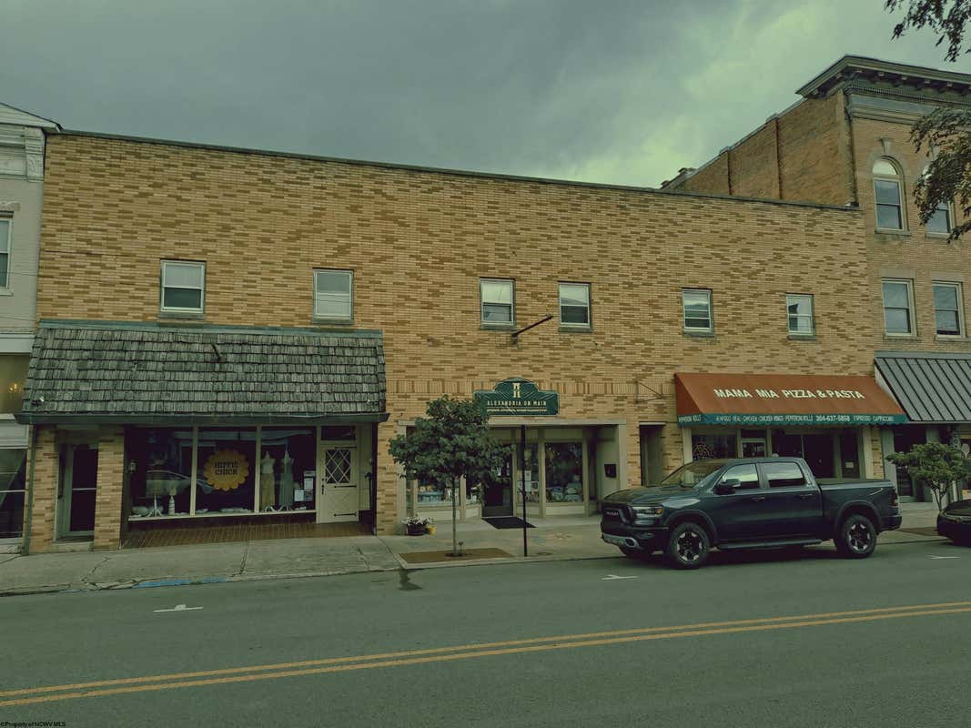 121 3rd St