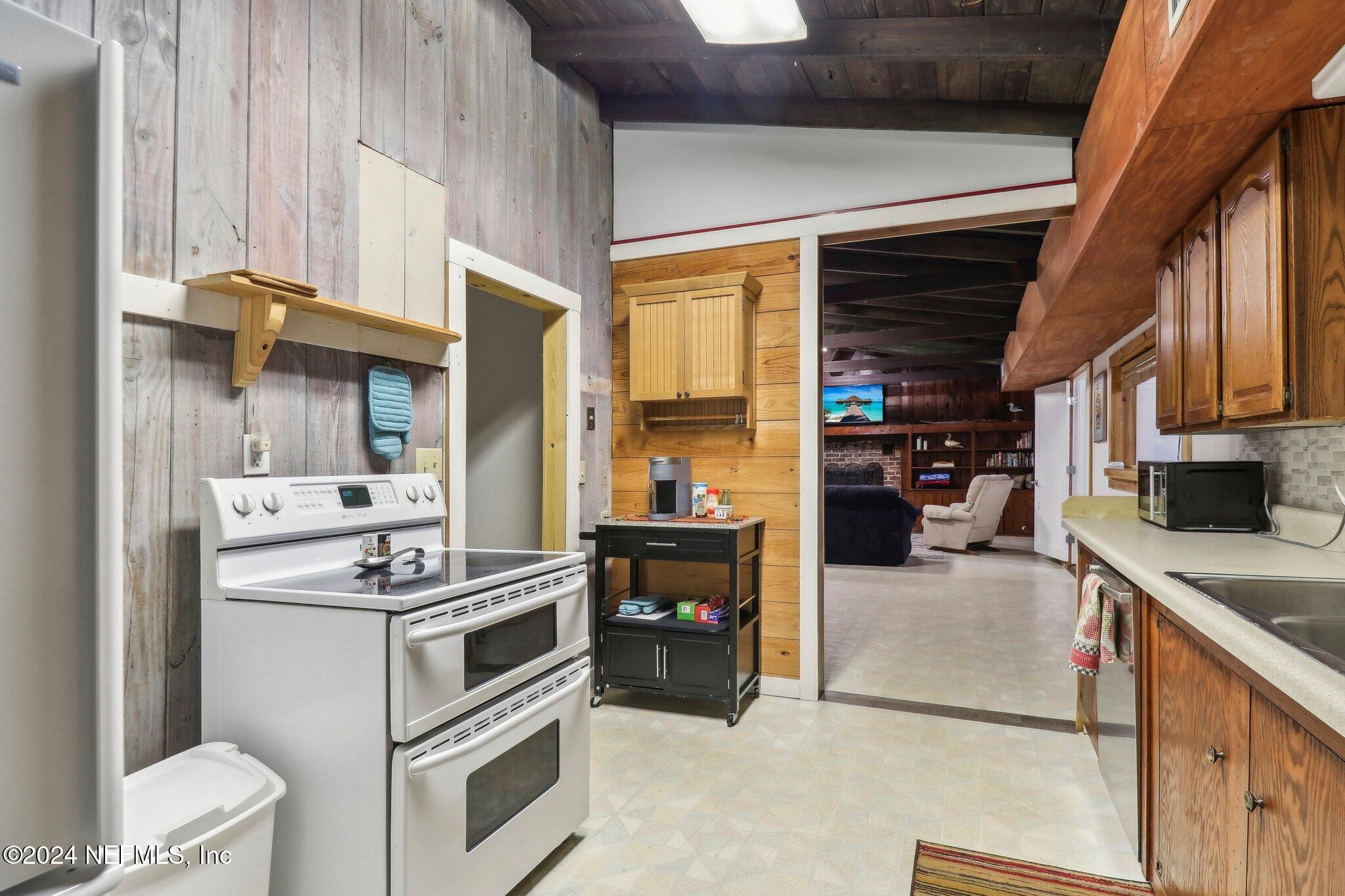 Jacksonville, Florida, 32223, United States, 5 Bedrooms Bedrooms, ,9 BathroomsBathrooms,Residential,Active,1944062