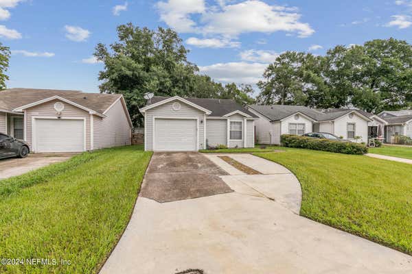 7817 AQUARIUS CIR S, JACKSONVILLE, FL 32216 - Image 1