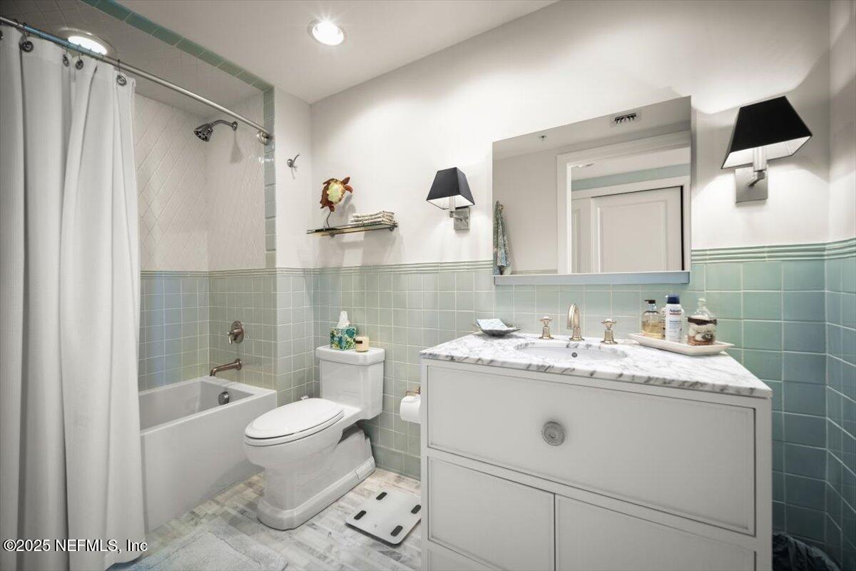 Jacksonville Beach, Florida, 32250, United States, 4 Bedrooms Bedrooms, ,5 BathroomsBathrooms,Residential,Active,1824537