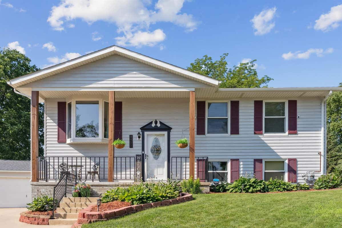 3955 VALDEZ DR, WATERLOO, IA 50701 | RE/MAX