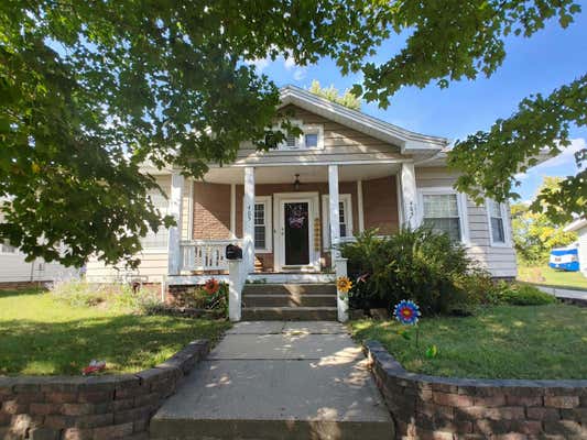 405 W MARION ST, MANCHESTER, IA 52057 - Image 1