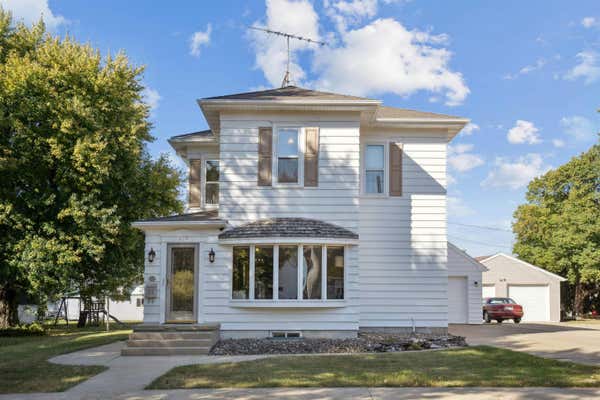 239 S CHESTNUT AVE, NEW HAMPTON, IA 50659 - Image 1