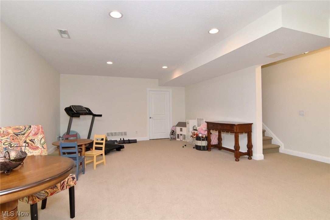 Chagrin Falls, Ohio, 44023, United States, 5 Bedrooms Bedrooms, ,5 BathroomsBathrooms,Residential,Active,1929410