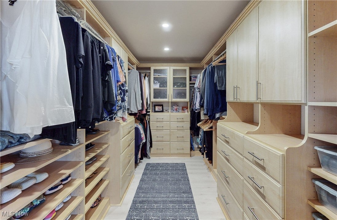 Roaming Shores, Ohio, 44084, United States, ,5 BathroomsBathrooms,Residential,Active,1820347