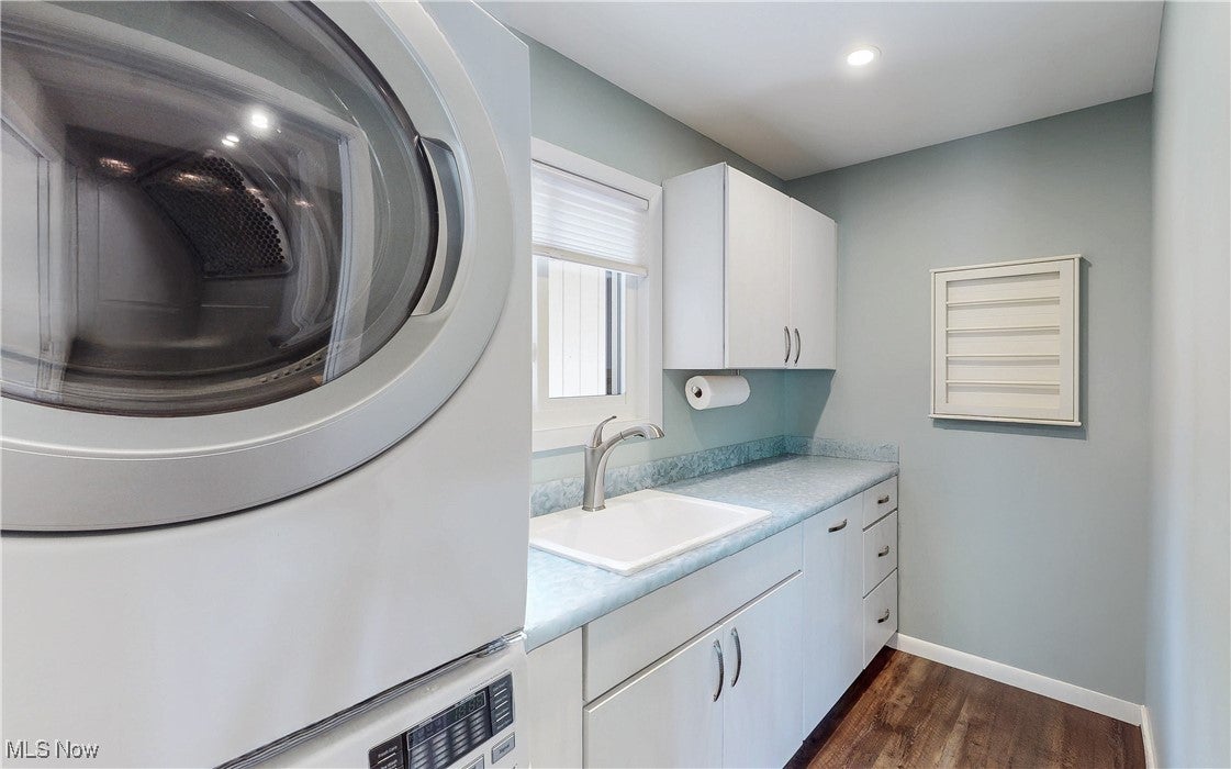 Roaming Shores, Ohio, 44084, United States, ,5 BathroomsBathrooms,Residential,Active,1820347