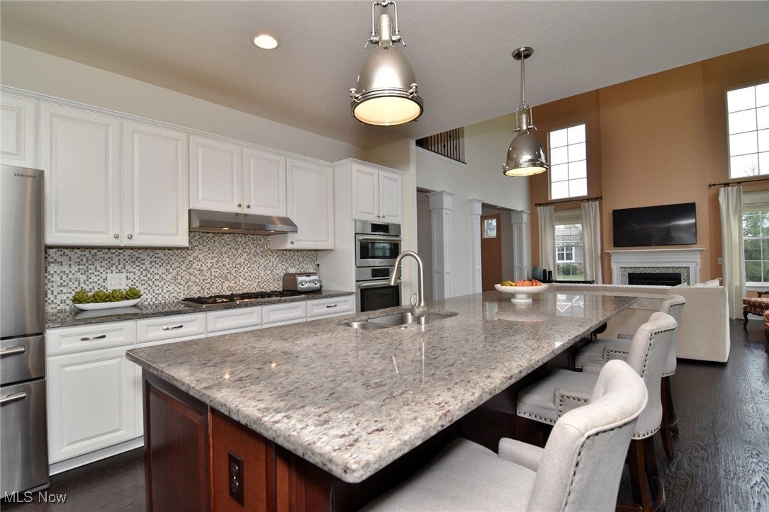 Chagrin Falls, Ohio, 44023, United States, 5 Bedrooms Bedrooms, ,5 BathroomsBathrooms,Residential,Active,1929410