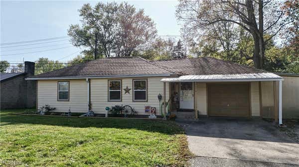 2650 BRIGHTWOOD RD SE, NEW PHILADELPHIA, OH 44663, photo 3 of 35