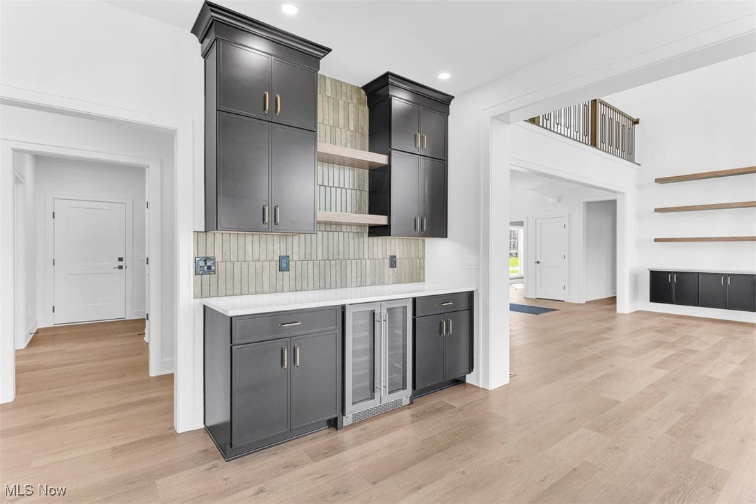 Aurora, Ohio, 44202, United States, 4 Bedrooms Bedrooms, ,4 BathroomsBathrooms,Residential,Active,2009163