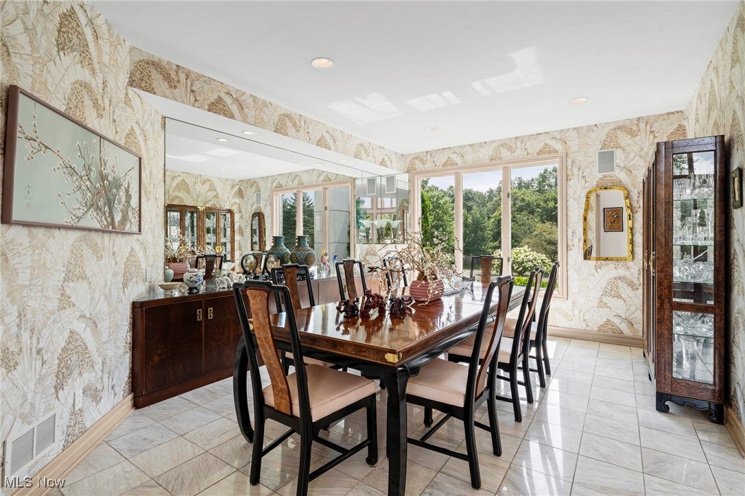 Richfield, Ohio, 44286, United States, 8 Bedrooms Bedrooms, ,9 BathroomsBathrooms,Residential,Active,1919074