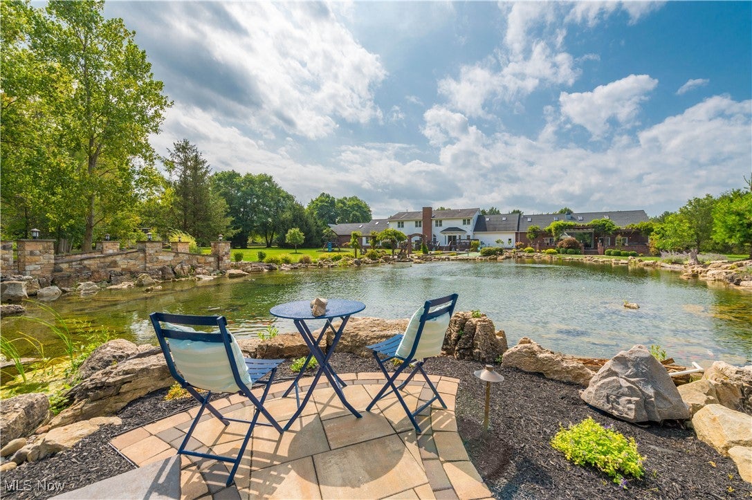 Amherst, Ohio, 44001, United States, 9 Bedrooms Bedrooms, ,6 BathroomsBathrooms,Residential,Active,1941346