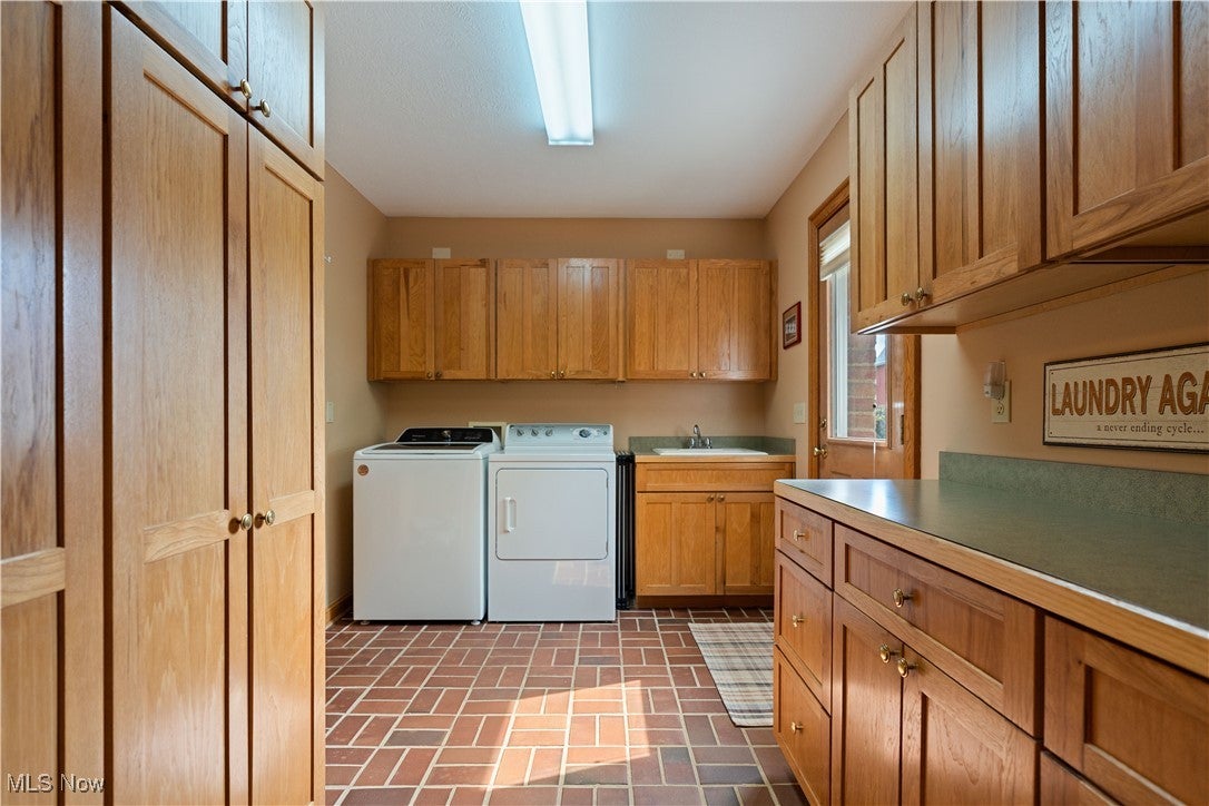 Marshallville, Ohio, 44645, United States, 4 Bedrooms Bedrooms, ,4 BathroomsBathrooms,Residential,Active,1909596