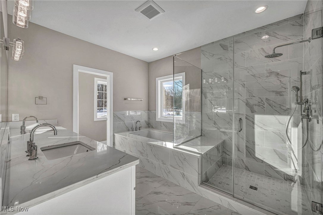 Moreland Hills, Ohio, 44022, United States, 5 Bedrooms Bedrooms, ,6 BathroomsBathrooms,Residential,Contingent,1903201