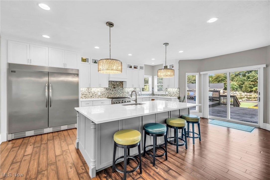 Amherst, Ohio, 44001, United States, 9 Bedrooms Bedrooms, ,6 BathroomsBathrooms,Residential,Active,1941346