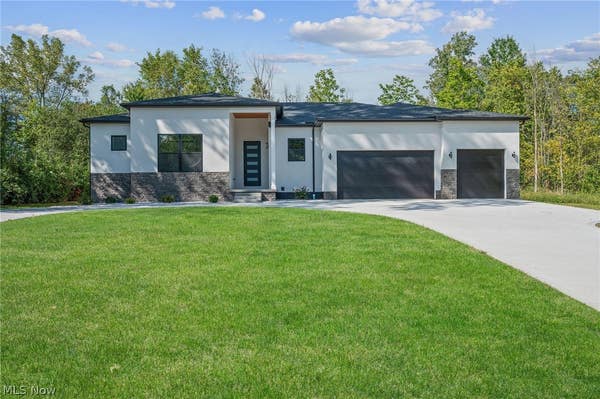 2069 MATTINGLY RD, HINCKLEY, OH 44233, photo 1 of 26