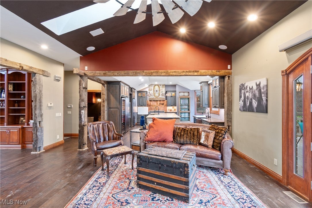 Canton, Ohio, 44721, United States, 3 Bedrooms Bedrooms, ,4 BathroomsBathrooms,Residential,Active,1997888