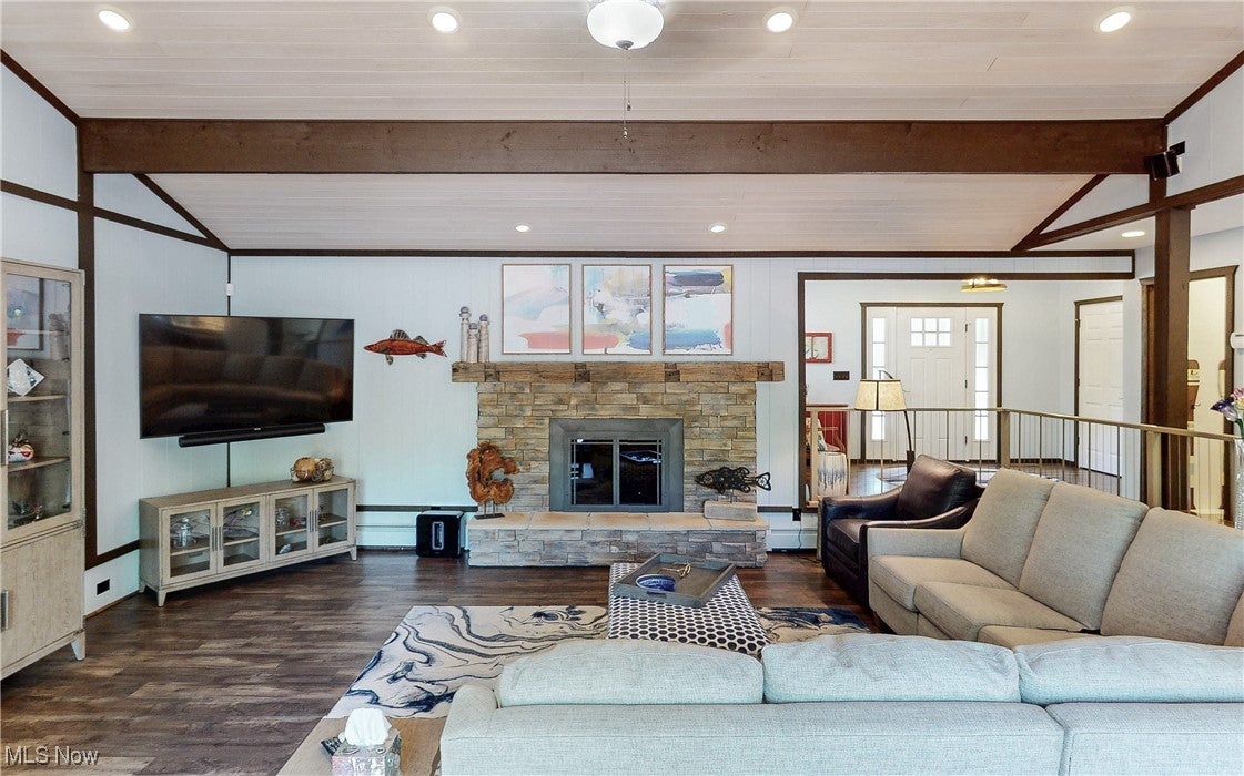 Roaming Shores, Ohio, 44084, United States, ,5 BathroomsBathrooms,Residential,Active,1820347