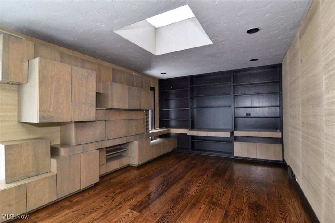 Shaker Heights, Ohio, 44122, United States, 4 Bedrooms Bedrooms, ,5 BathroomsBathrooms,Residential,Contingent,2007147