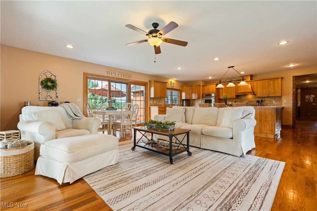 Marshallville, Ohio, 44645, United States, 4 Bedrooms Bedrooms, ,4 BathroomsBathrooms,Residential,Active,1909596