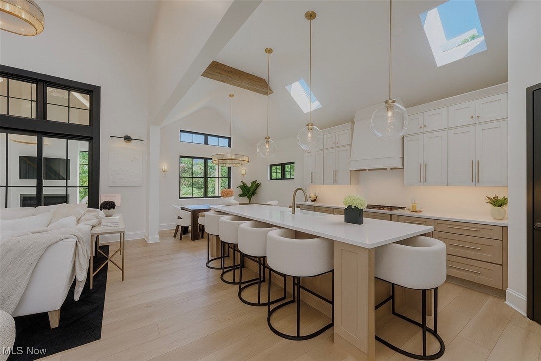 Westlake, Ohio, 44145, United States, 5 Bedrooms Bedrooms, ,6 BathroomsBathrooms,Residential,Active,1988431