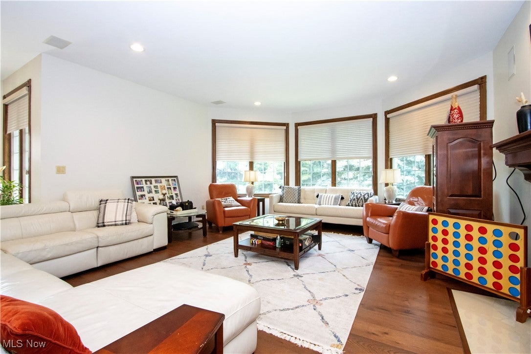 Wooster, Ohio, 44691, United States, 6 Bedrooms Bedrooms, ,9 BathroomsBathrooms,Residential,Active,1988412