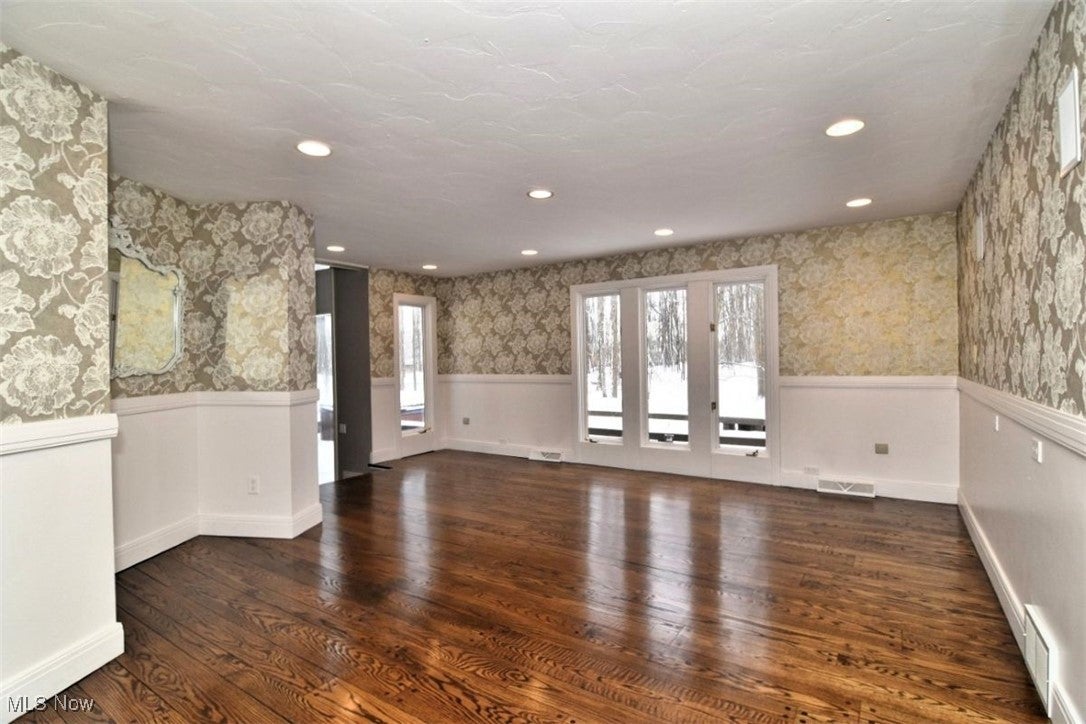 Shaker Heights, Ohio, 44122, United States, 4 Bedrooms Bedrooms, ,5 BathroomsBathrooms,Residential,Contingent,2007147