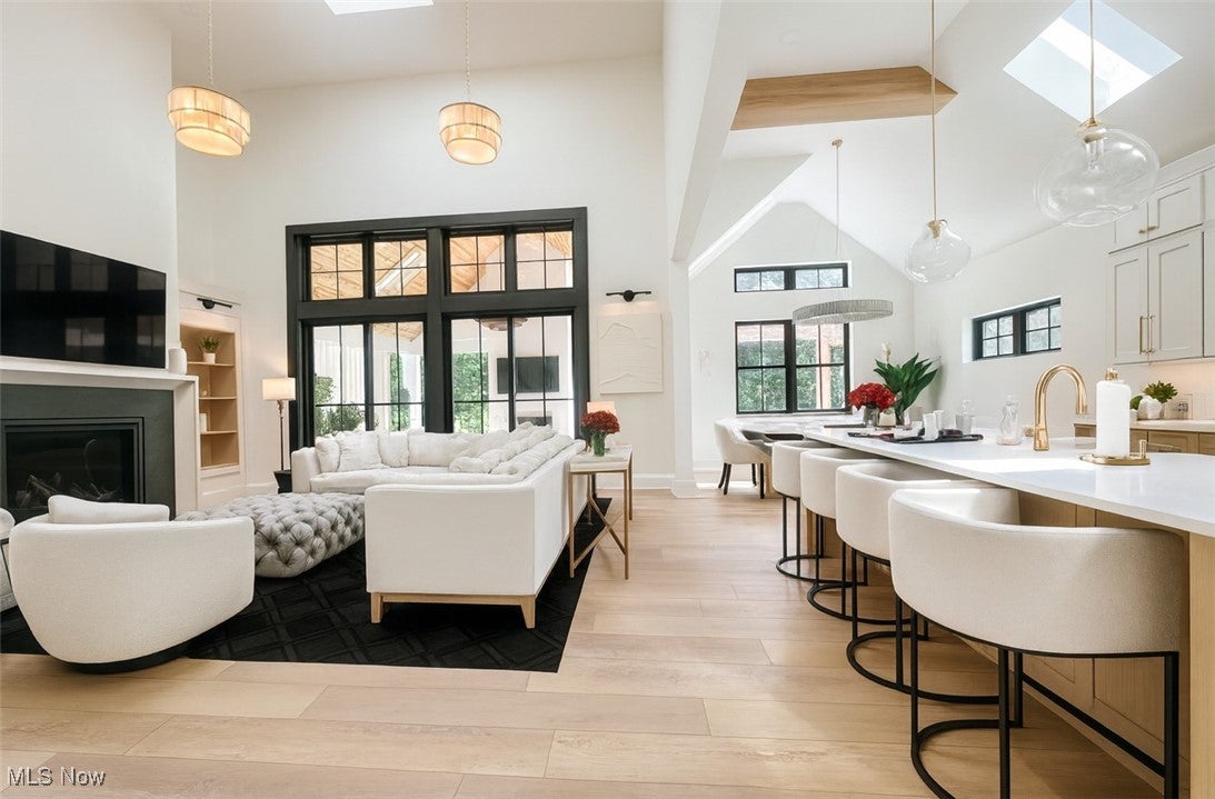 Westlake, Ohio, 44145, United States, 5 Bedrooms Bedrooms, ,6 BathroomsBathrooms,Residential,Active,1988431