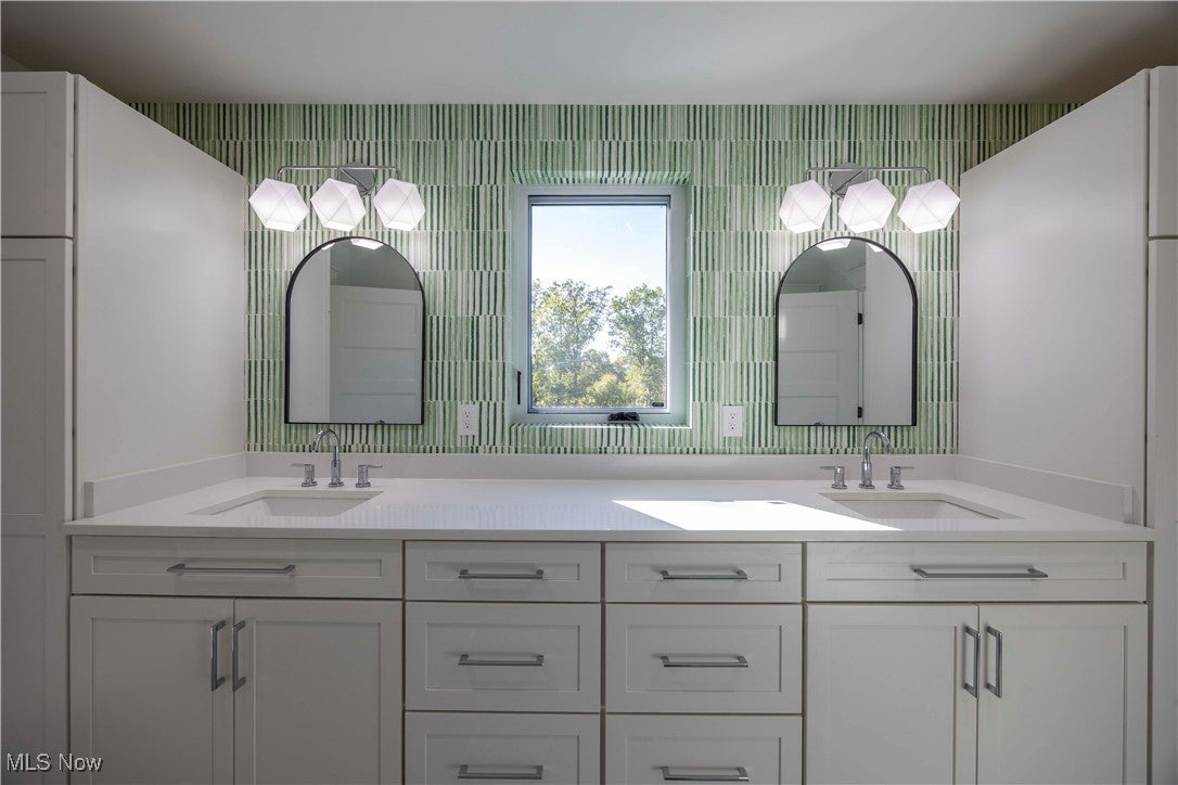 Medina, Ohio, 44256, United States, 4 Bedrooms Bedrooms, ,5 BathroomsBathrooms,Residential,Active,1953983