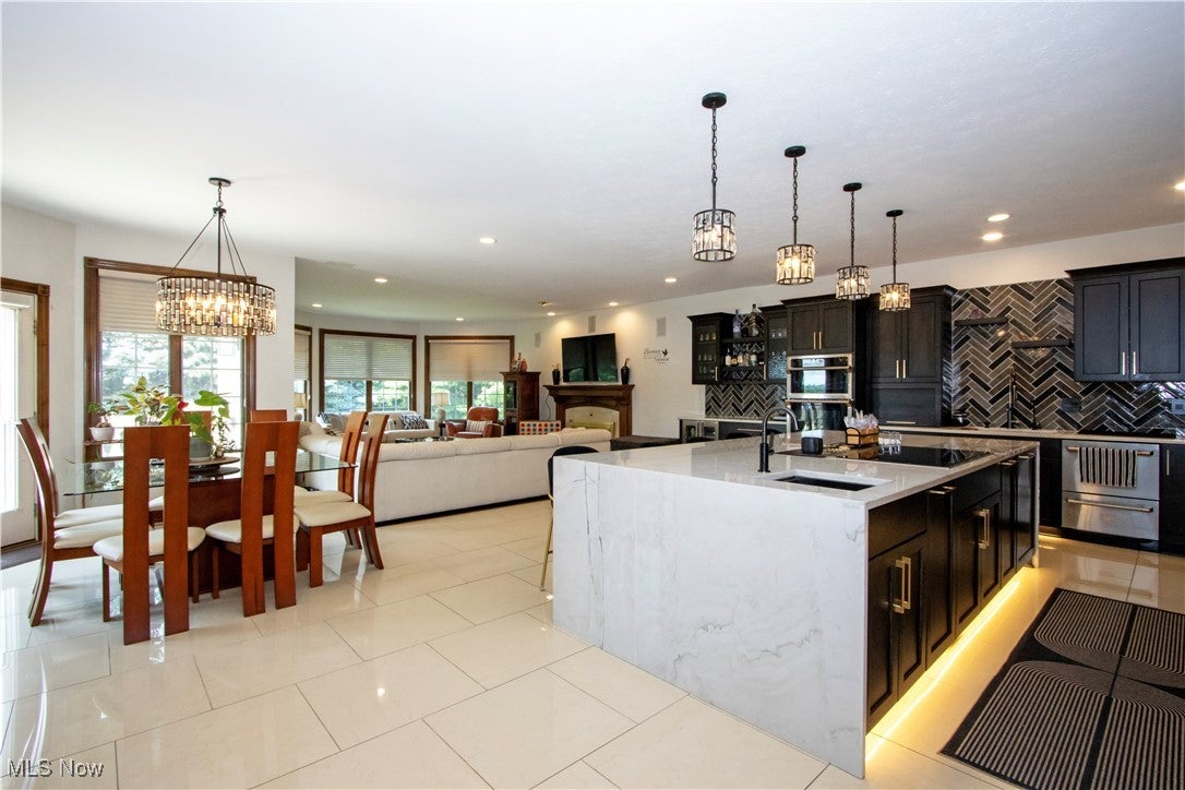 Wooster, Ohio, 44691, United States, 6 Bedrooms Bedrooms, ,9 BathroomsBathrooms,Residential,Active,1988412