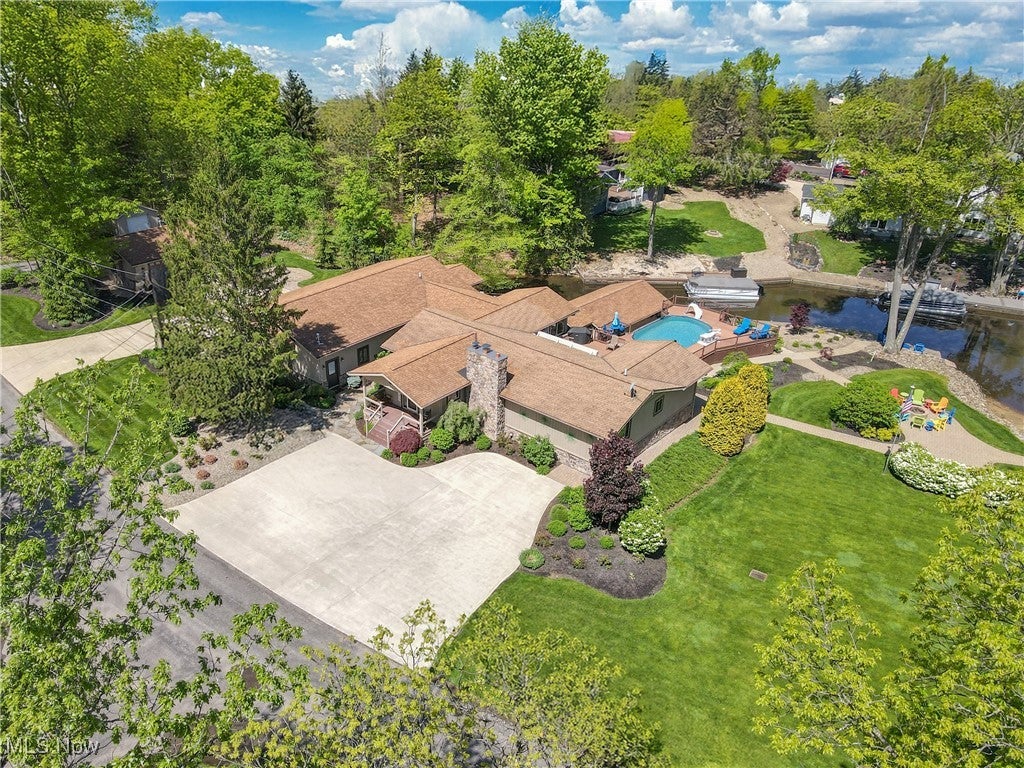 Roaming Shores, Ohio, 44084, United States, ,5 BathroomsBathrooms,Residential,Active,1820347
