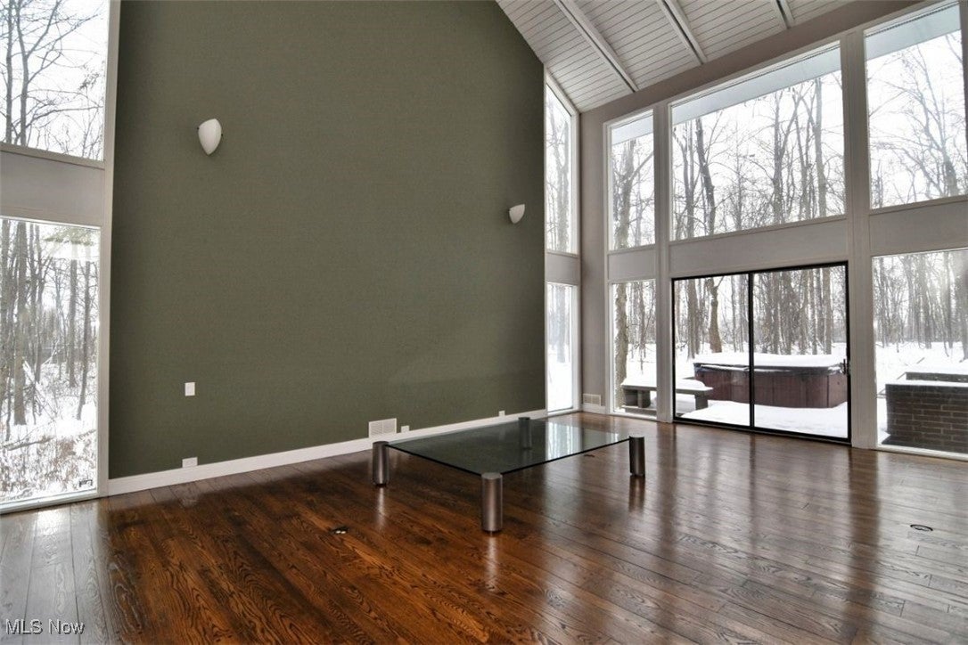 Shaker Heights, Ohio, 44122, United States, 4 Bedrooms Bedrooms, ,5 BathroomsBathrooms,Residential,Contingent,2007147