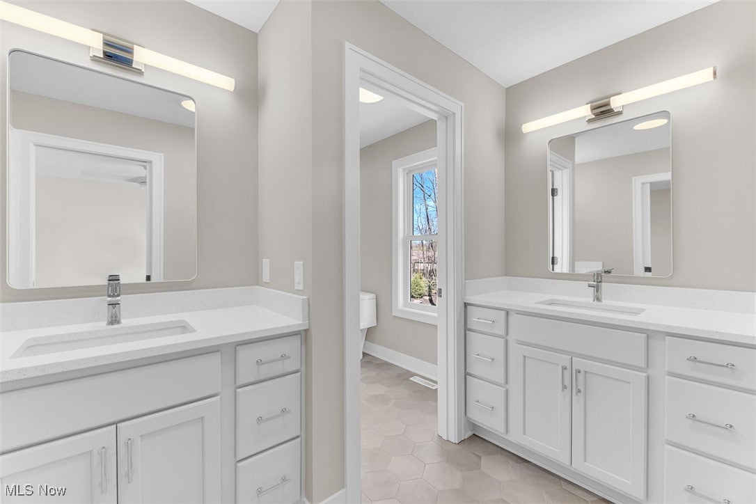 Aurora, Ohio, 44202, United States, 4 Bedrooms Bedrooms, ,4 BathroomsBathrooms,Residential,Active,2009163