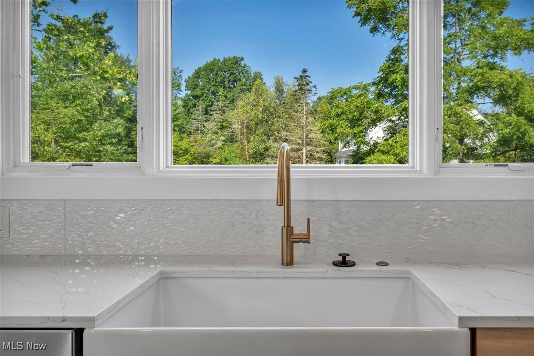 Shaker Heights, Ohio, 44122, United States, 6 Bedrooms Bedrooms, ,5 BathroomsBathrooms,Residential,Active,1909081