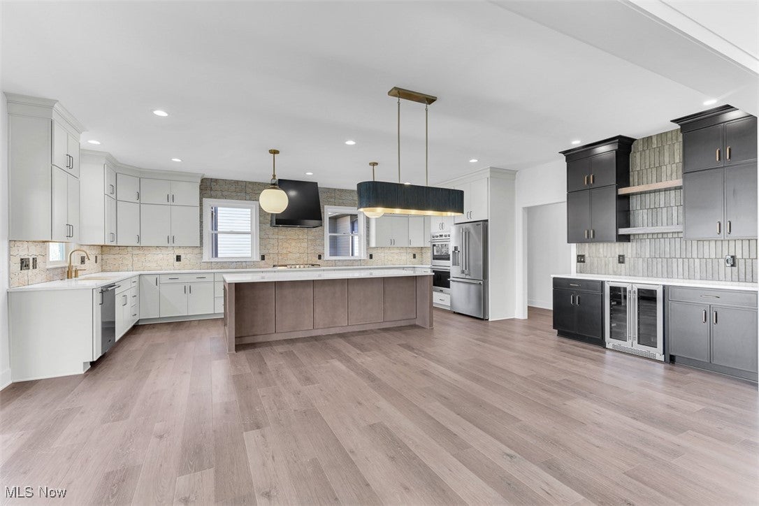 Aurora, Ohio, 44202, United States, 4 Bedrooms Bedrooms, ,4 BathroomsBathrooms,Residential,Active,2009163