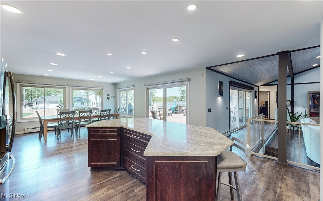 Roaming Shores, Ohio, 44084, United States, ,5 BathroomsBathrooms,Residential,Active,1820347
