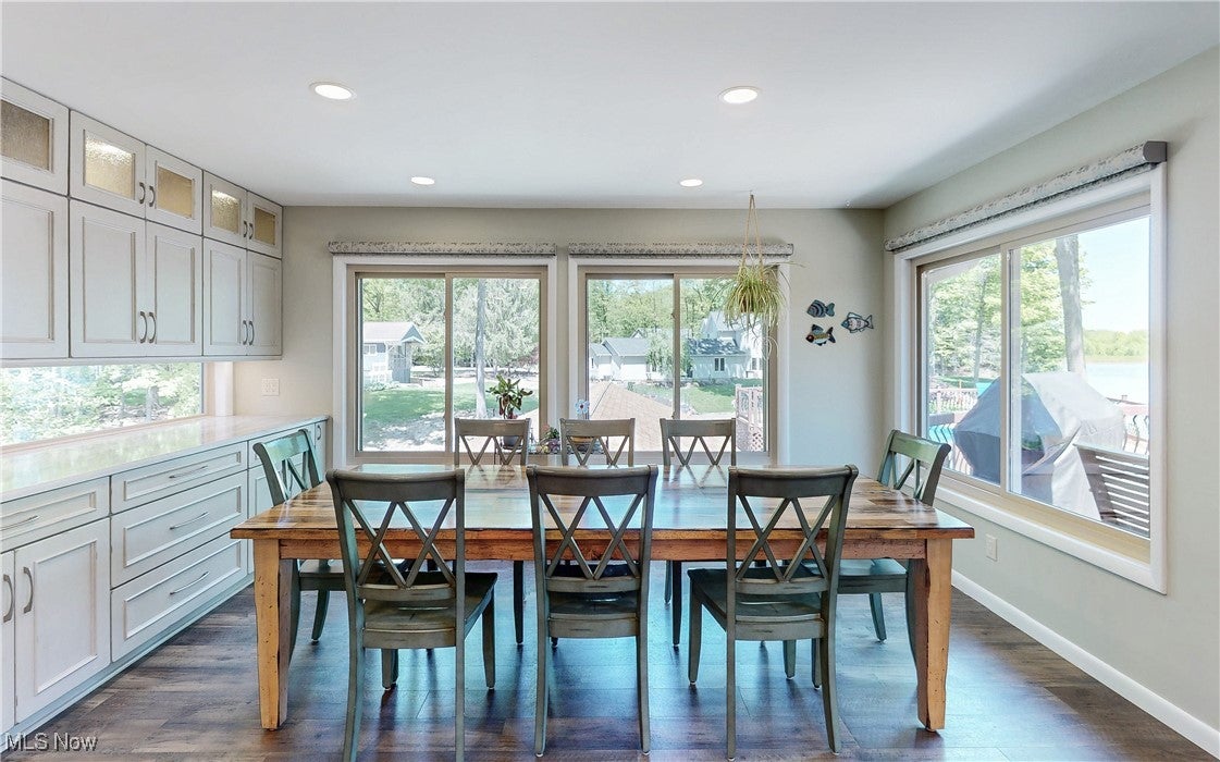 Roaming Shores, Ohio, 44084, United States, ,5 BathroomsBathrooms,Residential,Active,1820347