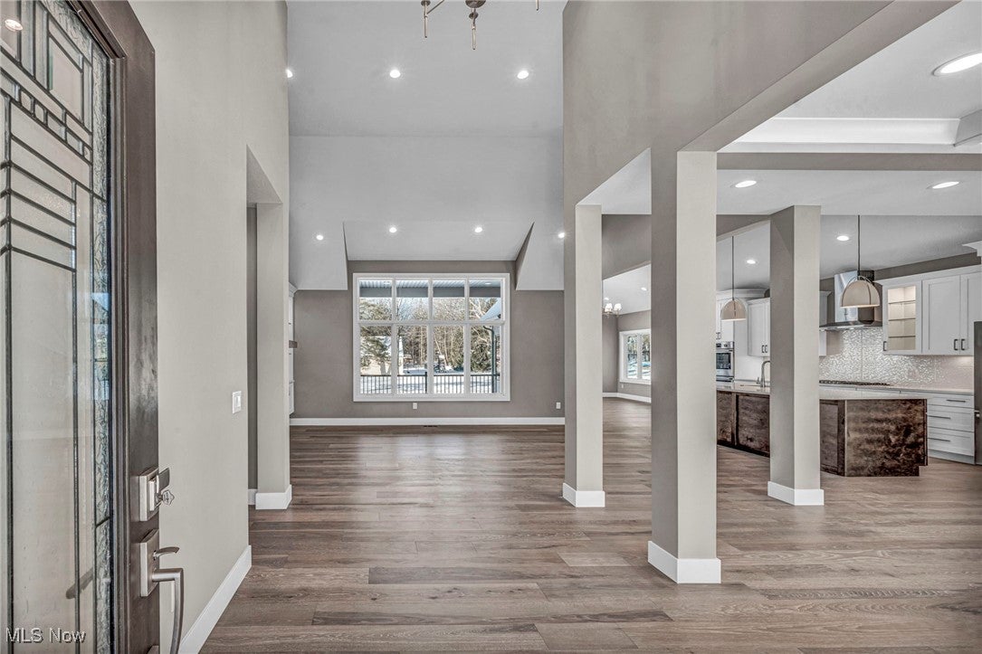 Moreland Hills, Ohio, 44022, United States, 5 Bedrooms Bedrooms, ,6 BathroomsBathrooms,Residential,Contingent,1903201
