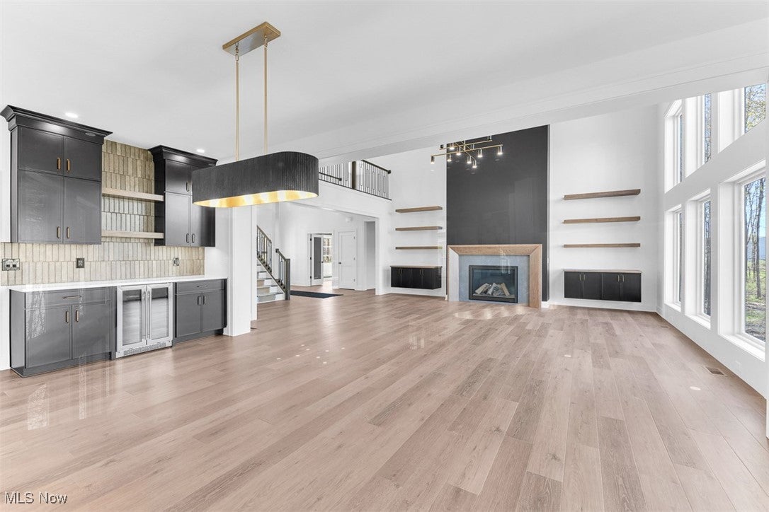 Aurora, Ohio, 44202, United States, 4 Bedrooms Bedrooms, ,4 BathroomsBathrooms,Residential,Active,2009163