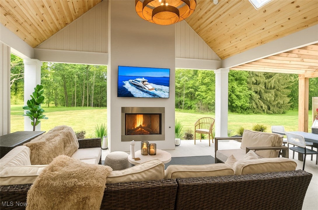 Westlake, Ohio, 44145, United States, 5 Bedrooms Bedrooms, ,6 BathroomsBathrooms,Residential,Active,1988431