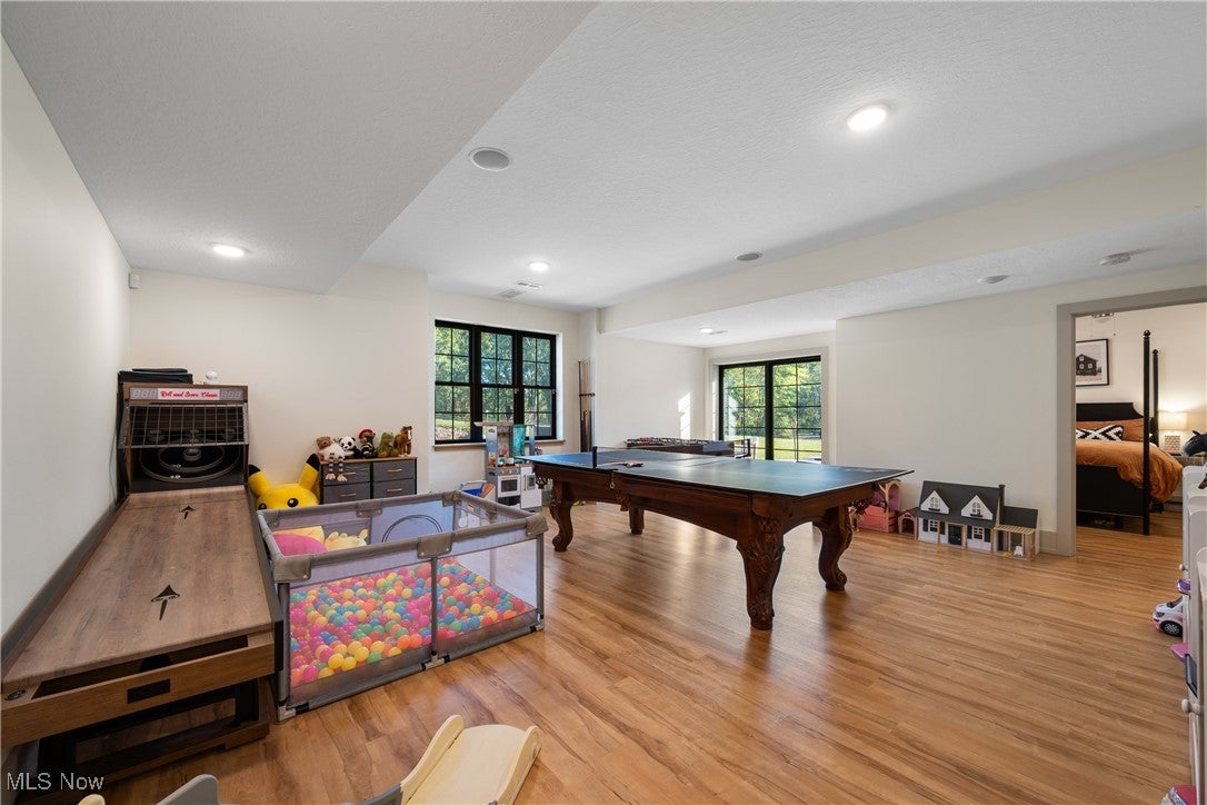 New Franklin, Ohio, 44216, United States, 6 Bedrooms Bedrooms, ,6 BathroomsBathrooms,Residential,Active,1989782