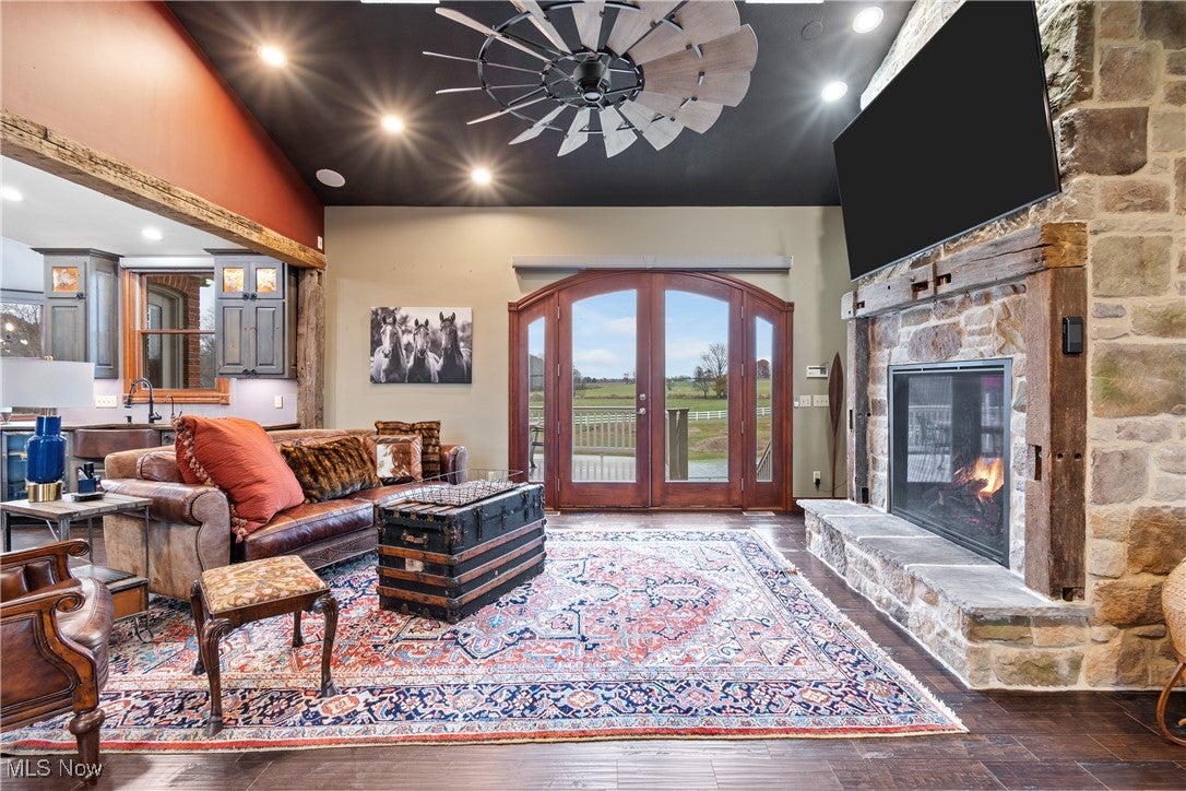 Canton, Ohio, 44721, United States, 3 Bedrooms Bedrooms, ,4 BathroomsBathrooms,Residential,Active,1997888