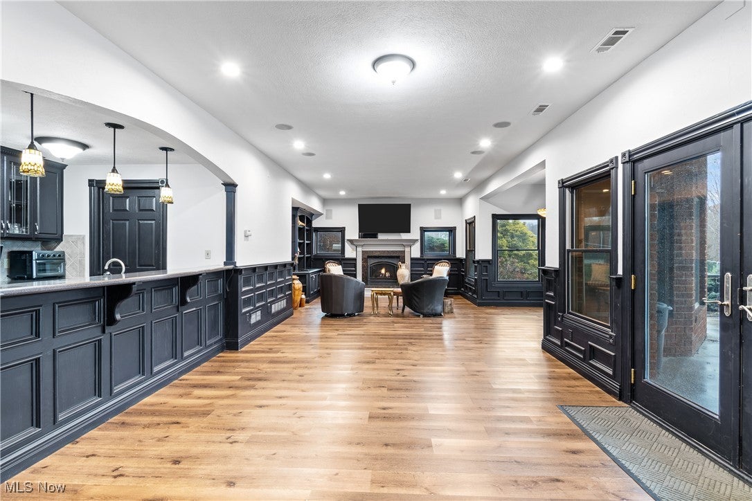 Canton, Ohio, 44721, United States, 3 Bedrooms Bedrooms, ,4 BathroomsBathrooms,Residential,Active,1997888